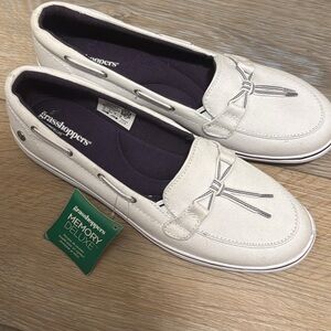 Grasshoppers Women's white Loafers